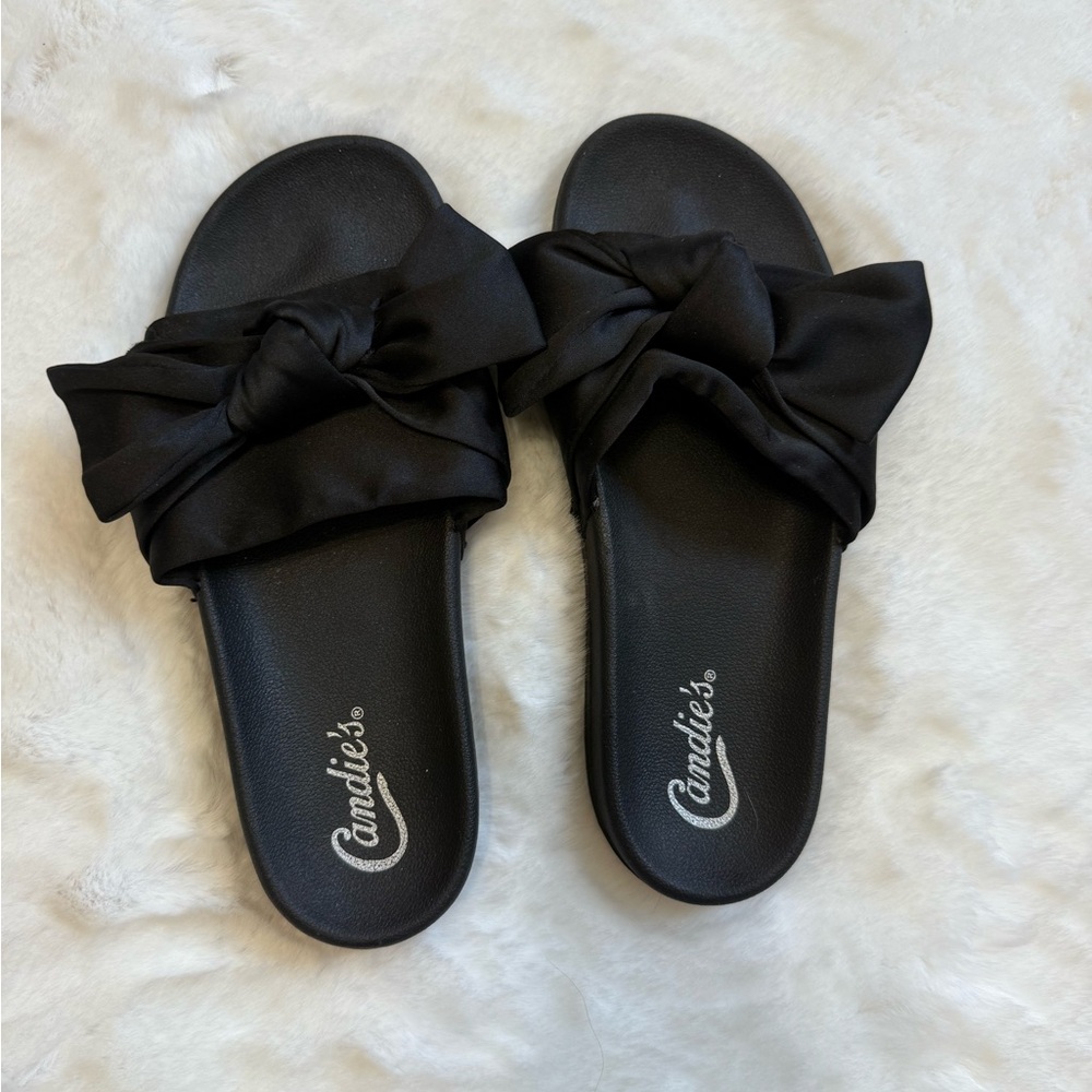 Candie's Elegant Black Bow Sandals